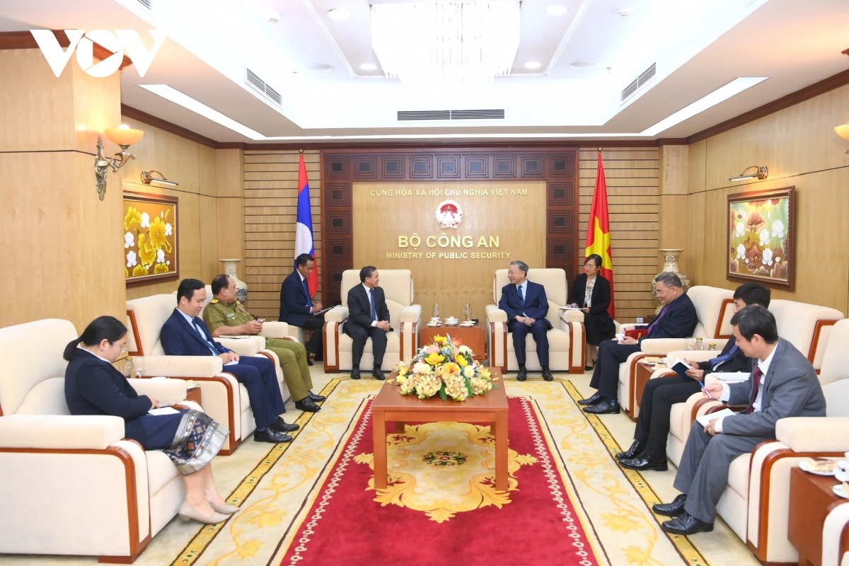 Bộ trưởng Tô Lâm tiếp Đại sứ đặc mệnh toàn quyền nước CHDCND Lào tại Việt Nam